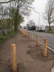 Holzpflöcke in der Stuttgarter Straße, Karlsruhe 